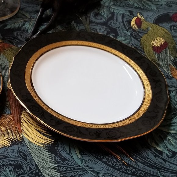 Noritake 2 Kingswood Black and Gold Accent Luncheon Plates - Picture 2 of 7